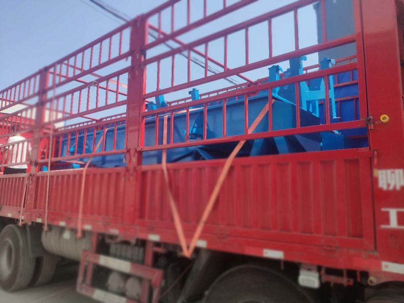 江西客戶(hù)2臺(tái)1040直線篩裝車(chē)發(fā)貨現(xiàn)場(chǎng)