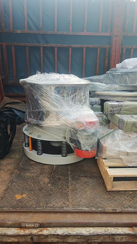 600型直排篩、篩框、網(wǎng)架、膠條等全部發(fā)貨