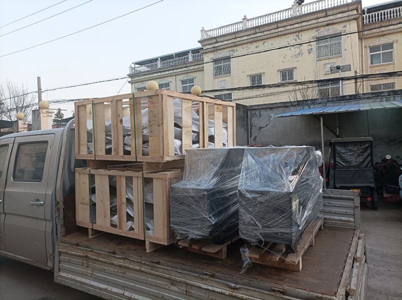 電磁給料機(jī)、特殊定制旋振篩上蓋發(fā)貨